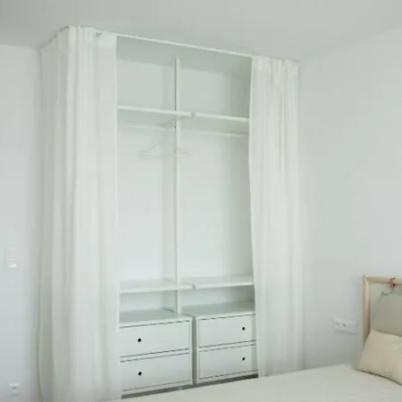 Stylish Urban With Parking Spot Apartment *