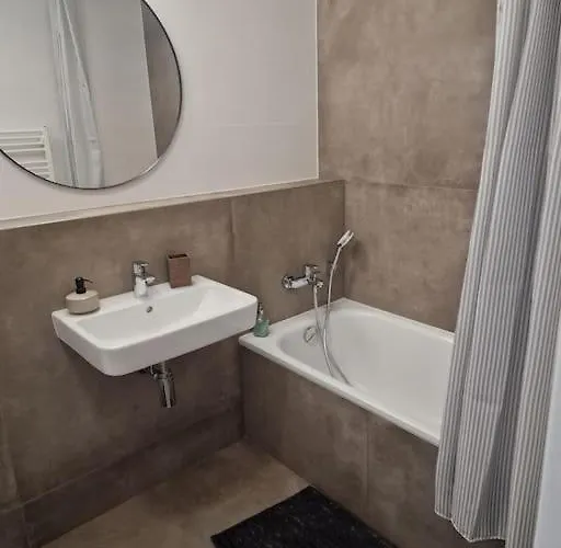 Stylish Urban With Parking Spot Apartmán Bratislava